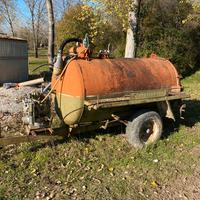 Botte cappellotto attrezzatura agricola