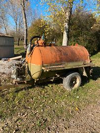 Botte cappellotto attrezzatura agricola