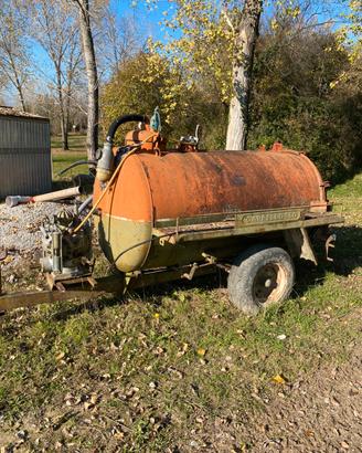 Botte cappellotto attrezzatura agricola