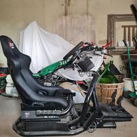 Postazione simulatore di guida RSEAT e Fanatec