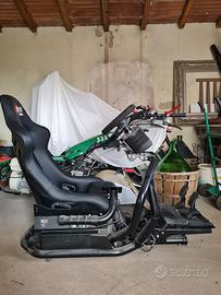 Postazione simulatore di guida RSEAT e Fanatec
