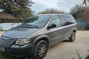 gran voyager 2006 buono  stato motore 70000 km