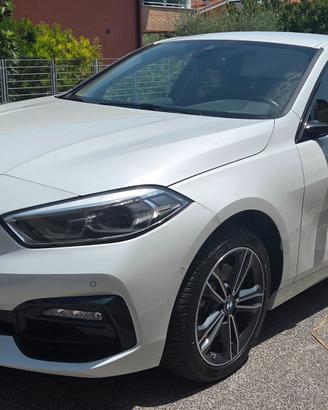 BMW 118i Sport 5p automatico