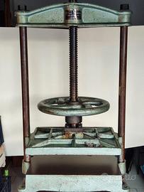 Pressa a colpo per legatoria misure piatto 50x40