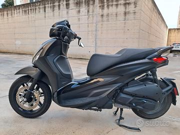 Beverly 300