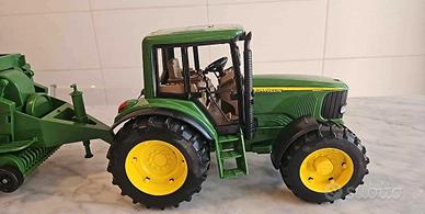 Trattore John Deere Bruder