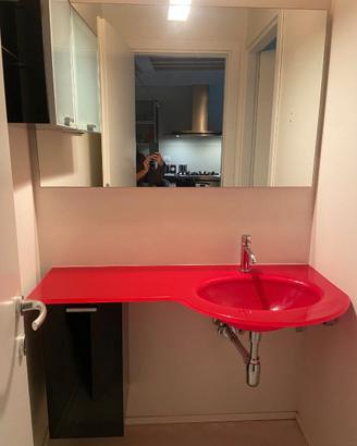 Mobile bagno con rubinetteria e pensile abbinato