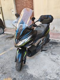 scooter Kawasaki j300