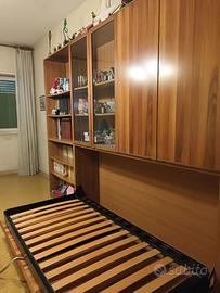 Mobile letto poco usato piu lampadario