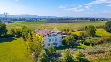 3 LOCALI A REGGIO NELL'EMILIA