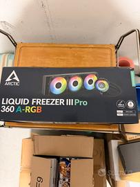 Dissipatore a liquido con 3 ventole RGB