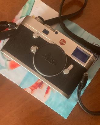 Leica M10