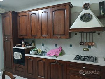 Cucina completa in legno classico-trattabile