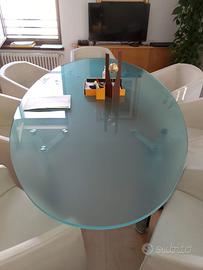 Tavolo ovale in cristallo