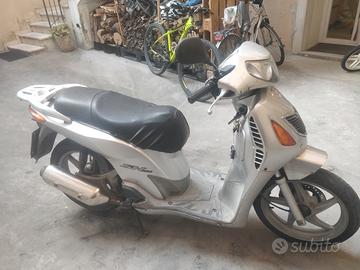 Honda SH 150 alimentazione a carburatore