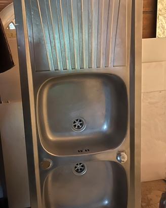 Lavello inox due vasche e gocciolatoio