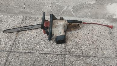 motosega elettrica perfettamente funzionante 