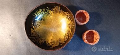 Ciotola laccata con bicchieri