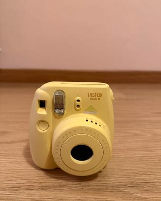 Fujifilm Instax Mini 8 gialla + custodia