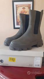 Scarpe stivaletto donna num. 39