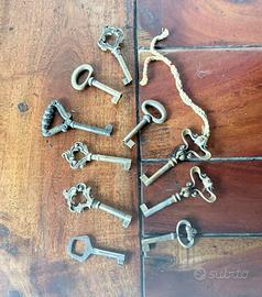 Lotto di vecchie chiavi