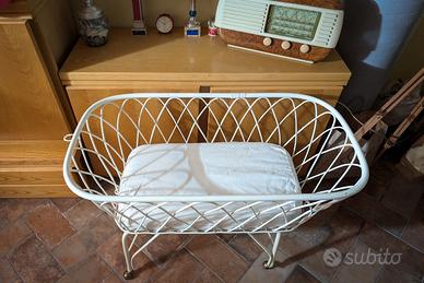 Lettino bimbo vintage in bambu’