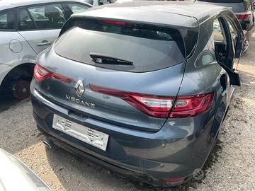 POSTERIORE COMPLETO RENAULT MEGANE 2020