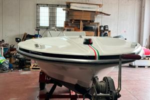 Motoscafo crestiner rocket