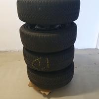 4 cerchi in ferro con gomme invernali 205 55 16