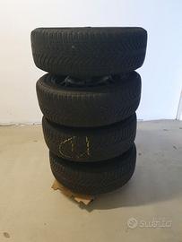 4 cerchi in ferro con gomme invernali 205 55 16