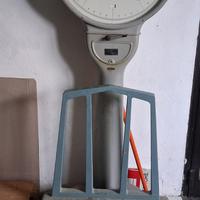 Bilancia vintage a colonna