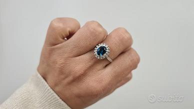 Anello in Oro 18 kt con Topazio London Blu e Diama