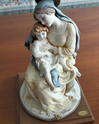 statuette 