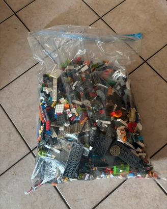 Sacco da circa 5 kg di Lego