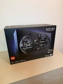 LEGO 76252 MISB Batman Returns Batcave Shadow Box