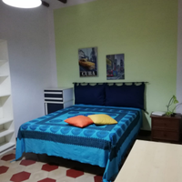 Grande e luminosa singola con matrimoniale