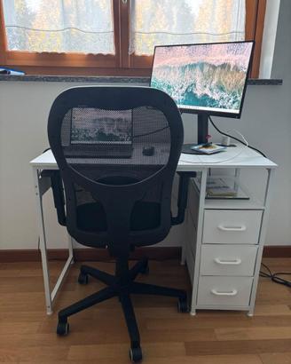 Scrivania per computer con cassetti