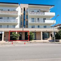 Immobile adatto per attività o ufficio