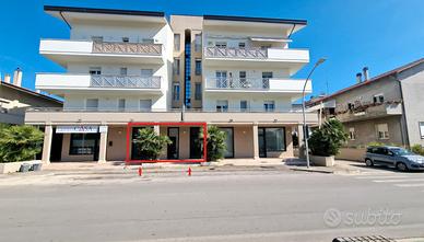 Immobile adatto per attività o ufficio