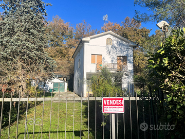 Casolare in campagna con terreno