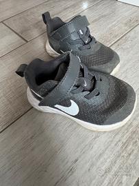 Scarpe nike grigio bimbo num 21
