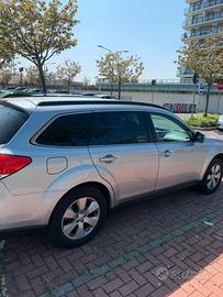 Subaru Outback 2.5 Bi-fuel Exclusive 167cv