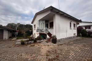 VILLA SINGOLA A VENEGONO SUPERIORE