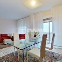 TRILOCALE CON BALCONI E CANTINA IN CENTRO!!!