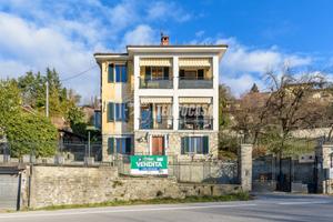 VILLA CON VISTA PANORAMICA !!
