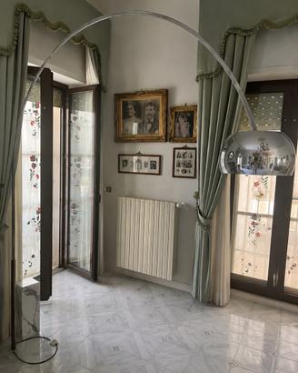 Lampada stile flos