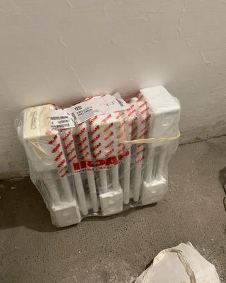 RADIATORE IRSAP TESI 3 - 10 elementi - Nuovo