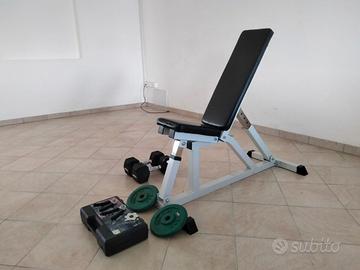 Panca inclinata regolabile e manubri