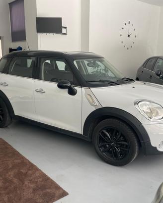 Mini Cooper Countryman 2.0 D Automatica