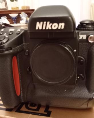 NIKON F5